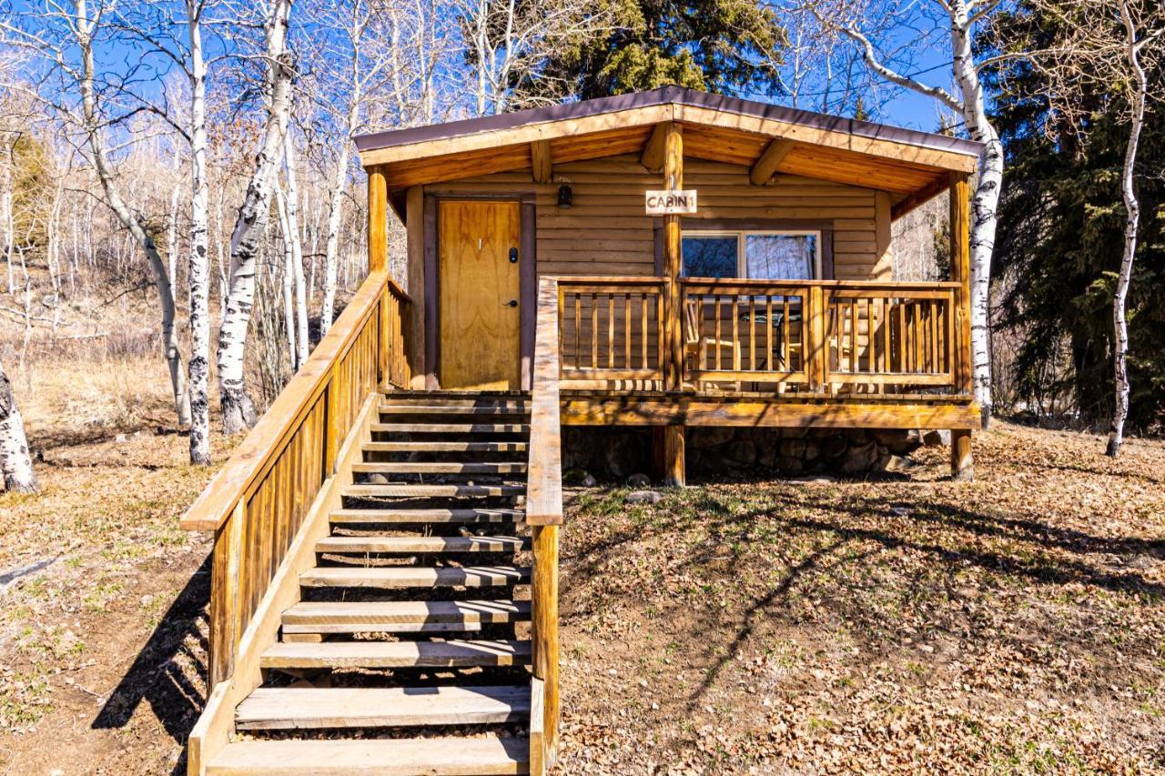 Half Moon Lake Lodge 派恩代尔 外观 照片